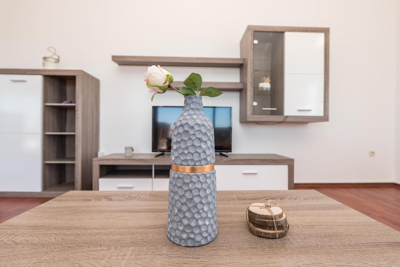 Apartment Astoria Затон Экстерьер фото