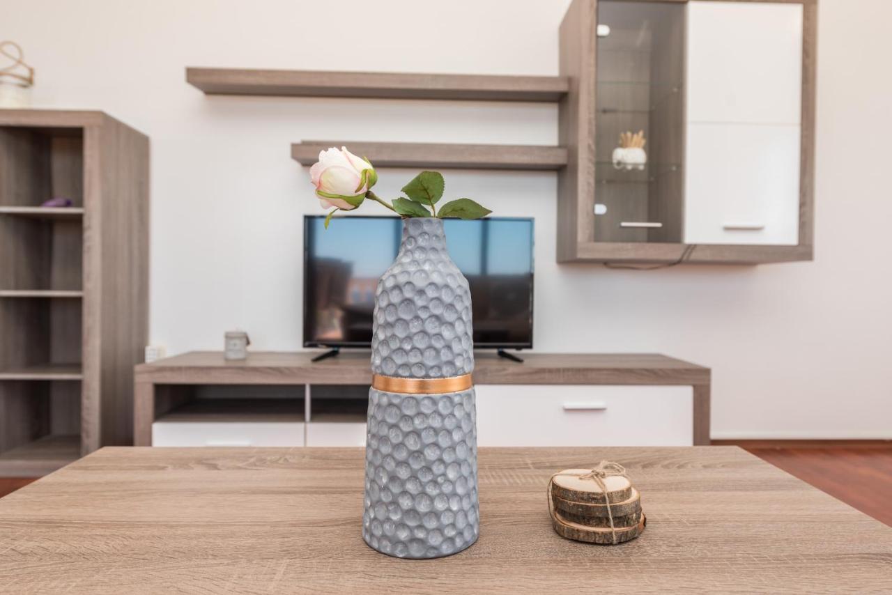 Apartment Astoria Затон Экстерьер фото
